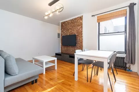 319 E 95th St #1032029P, New York, NY 10128