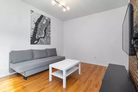319 E 95th St #1032029P, New York, NY 10128