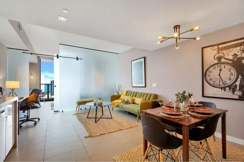 90 NE 17th St #1227348P, Miami, FL 33132