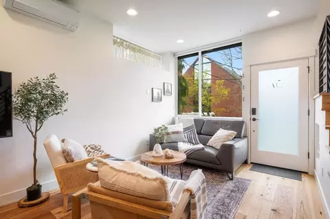 67 W Dravus St # C, Seattle, WA 98119