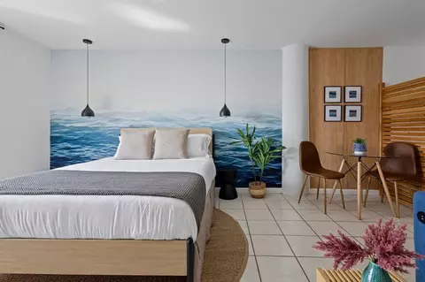 7904 West Dr #1044551P, North Bay Village, FL 33141