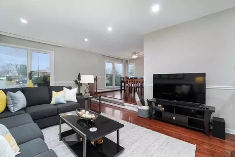 7117 N Crawford Ave #1285067P, Lincolnwood, IL 60712