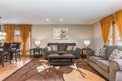 336 N Walnut St #1285073P, Itasca, IL 60143