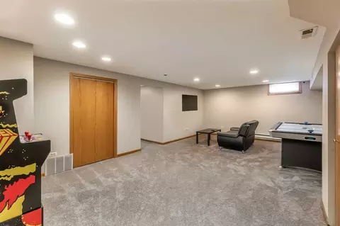 336 N Walnut St #1285073P, Itasca, IL 60143