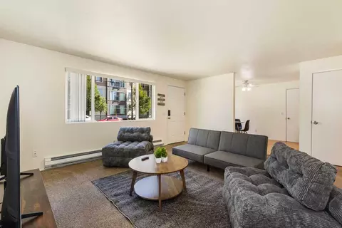 15706 Ash Way #1289576P, Lynnwood, WA 98087
