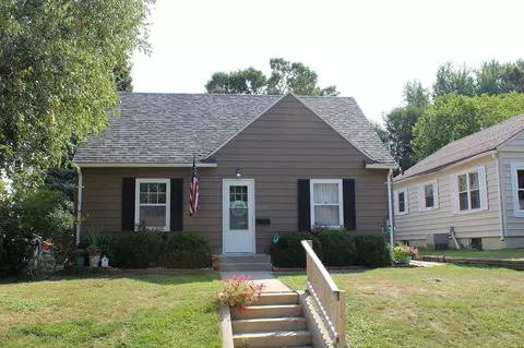 1706 S 9th Ave, Sioux Falls, SD 57105