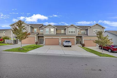 7336 Griffey St #NA, Parkville, MO 64152