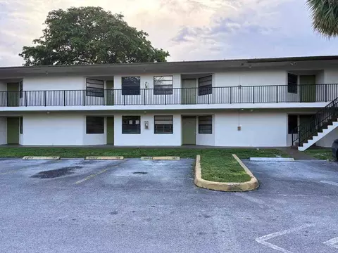 4207 Lakeside Dr #NA, Tamarac, FL 33319
