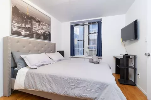 329 E 94th St #1032037P, New York, NY 10128