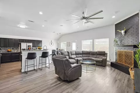 521 E Robin Ct #1056455P, Desoto, TX 75115