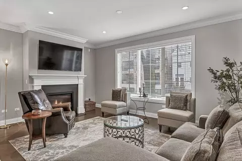 3808 N Kenmore Ave #1255616P, Chicago, IL 60613