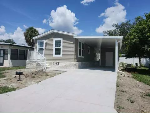 43 Lake Griffin Dr, Fruitland Park, FL 34731