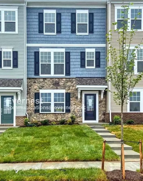 1849 Sag Harbor Ln, Fredericksburg, VA 22401