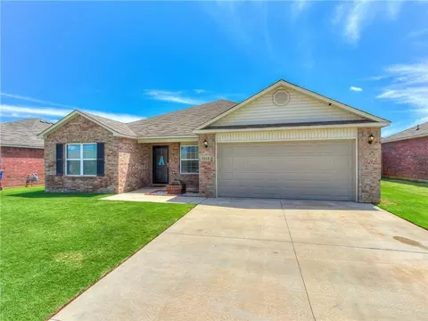 1912 W Autumn Way, Mustang, OK 73064