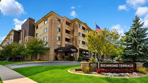 400 N Richmond St #416, Appleton, WI 54911