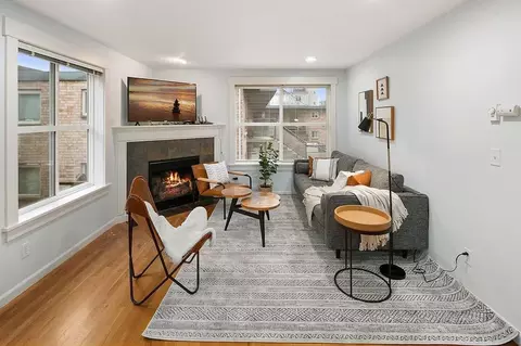 1220 Aurora Ave N #1036011P, Seattle, WA 98109