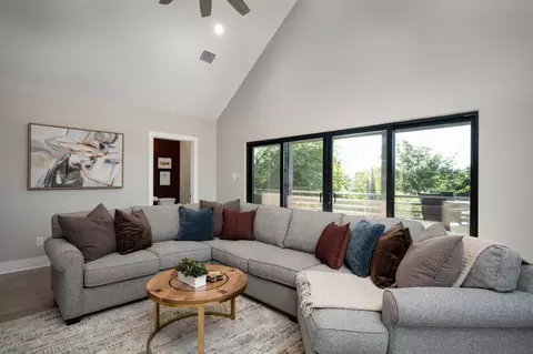 100 Moss St #1071606P, College Station, TX 77840
