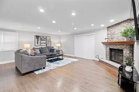 1821 Altoona Ct #1285095P, Schaumburg, IL 60194