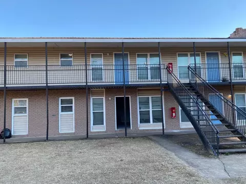 1170 Hollywood Dr #219, Jackson, TN 38301