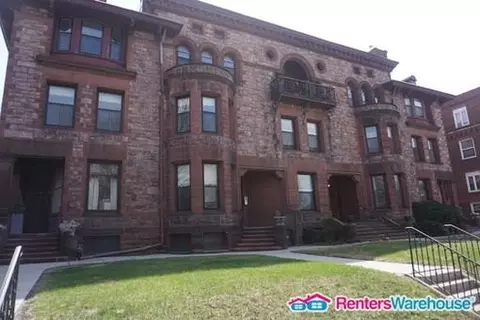 596 Summit Ave #2, Saint Paul, MN 55102