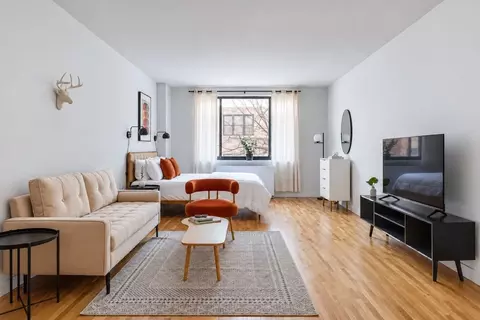 417 E 83rd St #1013676P, New York, NY 10028