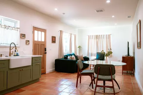 613 W Olive Ave #1, Monrovia, CA 91016