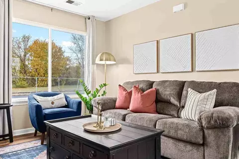 18355 Mesle St #1032347P, Roseville, MI 48066