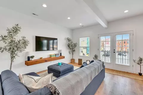 3448 N Clark St #1255737P, Chicago, IL 60657