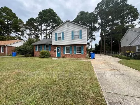 5060 Chesapeake Rd, Fayetteville, NC 28311