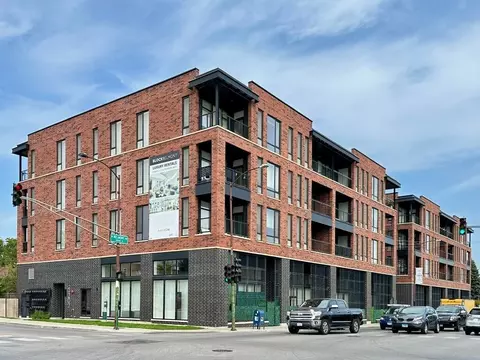 3207 N Narragansett Ave #401, Chicago, IL 60634