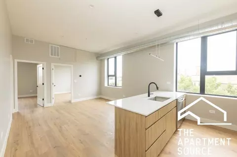 6044 N Winthrop Ave #211, Chicago, IL 60660