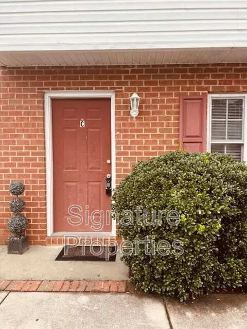 555 Fairfax Ave #C, Colonial Heights, VA 23834