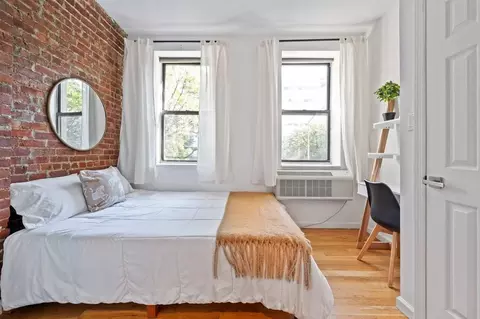 416 W 49th St #1261202P, New York, NY 10019