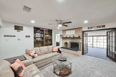 1712 Meadow Lane Ter #1301585P, Fort Worth, TX 76112