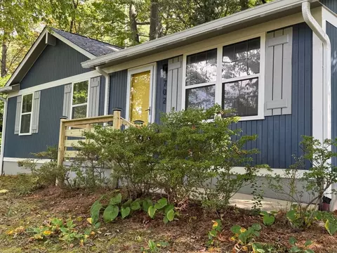 702 Holly Ave, Black Mountain, NC 28711