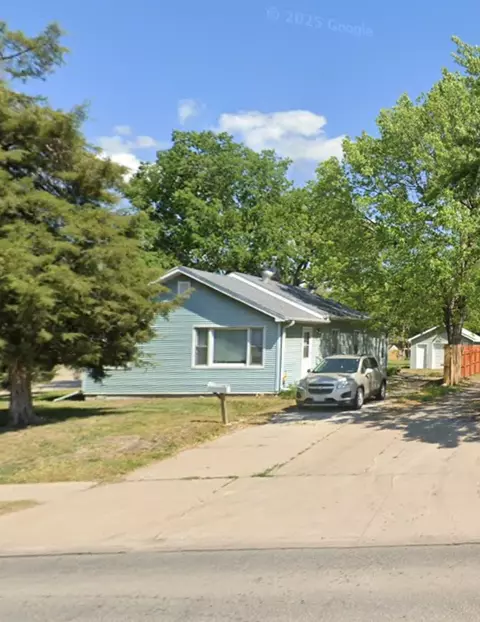 4248 Vine St, Lincoln, NE 68503