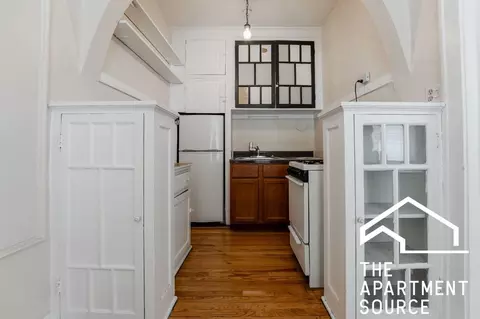432 W Surf St #102, Chicago, IL 60657