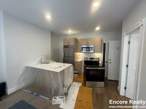 225 Newbury St #9H, Boston, MA 02115