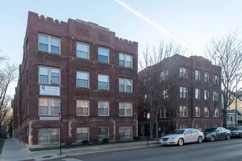 3263 W Wrightwood Ave #2S, Chicago, IL 60647