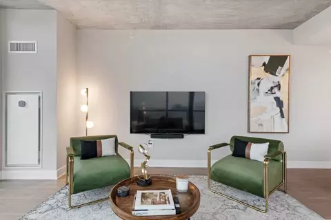 1050 W Van Buren St #1029624P, Chicago, IL 60607
