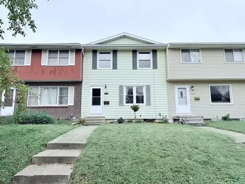 1407 W 2nd St, Cedar Falls, IA 50613