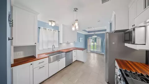 8077 Carlton Roberts Blvd, Denham Springs, LA 70726