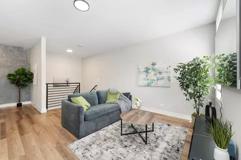 1900 W 17th St #1244928P, Chicago, IL 60608