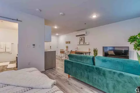 231 N 11th St #406, Las Vegas, NV 89101