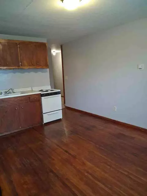 2637 Stillwater Rd E, Maplewood, MN 55119