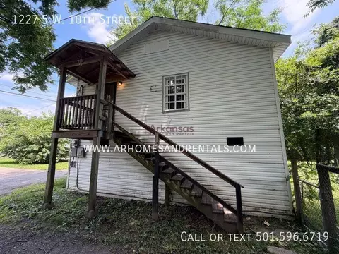 1227 W 10th St, North Little Rock, AR 72114
