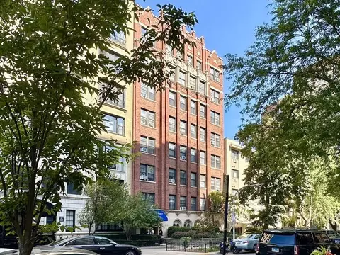 434 W Wellington Ave #211, Chicago, IL 60657