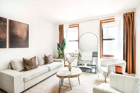 319 E 14th St #1238449P, New York, NY 10003