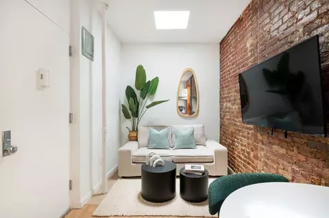 153 Norfolk St #1022031P, New York, NY 10002