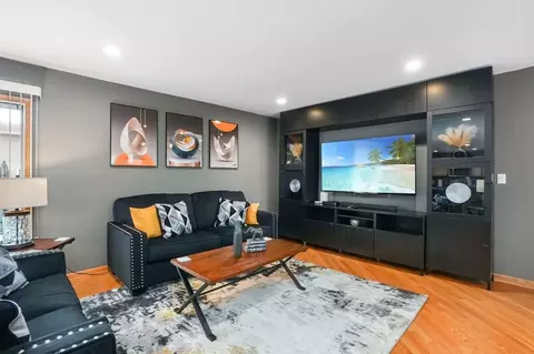 255 Banbury Ave #1285054P, Elk Grove Village, IL 60007